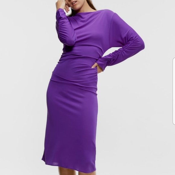 Zara Dresses & Skirts - Zara Gathered/Ruched Purple Midi Dress